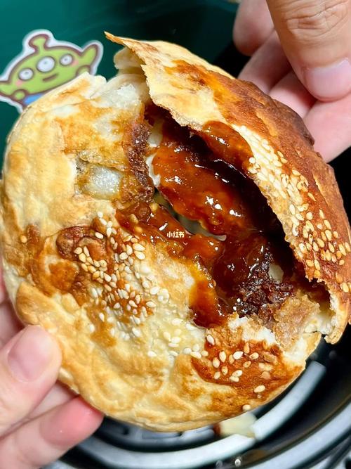 甜锅盔的做法是怎样的,特色甜食小吃 美食推荐 甜锅盔的做法是怎样的,特色甜食小吃 甜锅盔的做法是怎样的,特色甜食小吃 美食推荐