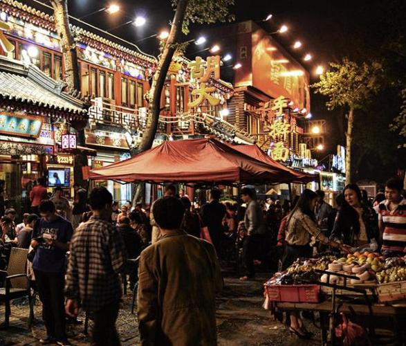 哪里城市夜市多，摆地摊，卖小吃的，最多小吃的旅游城市 哪里城市夜市多，摆地摊，卖小吃的，最多小吃的旅游城市 美食推荐