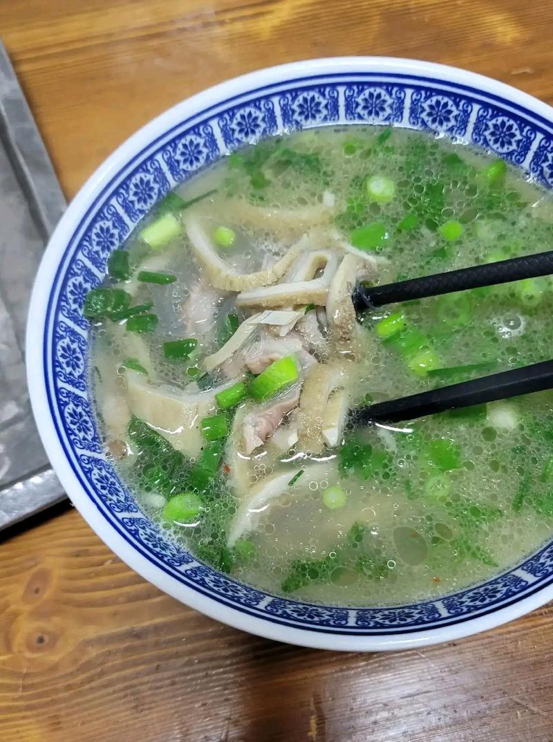 西安特色小吃杂肝汤的做法,特色汤类小吃 美食推荐 西安特色小吃杂肝汤的做法,特色汤类小吃 西安特色小吃杂肝汤的做法,特色汤类小吃 美食推荐